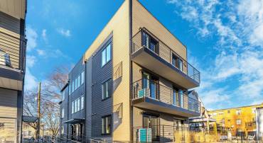 1009 RHODE ISLAND AVE NE #1, WASHINGTON, District Of Columbia 20018, 2 Bedrooms Bedrooms, 5 Rooms Rooms,2 BathroomsBathrooms,Residential,For sale,1009 RHODE ISLAND AVE NE #1,DCDC2226332 MLS # DCDC2226332