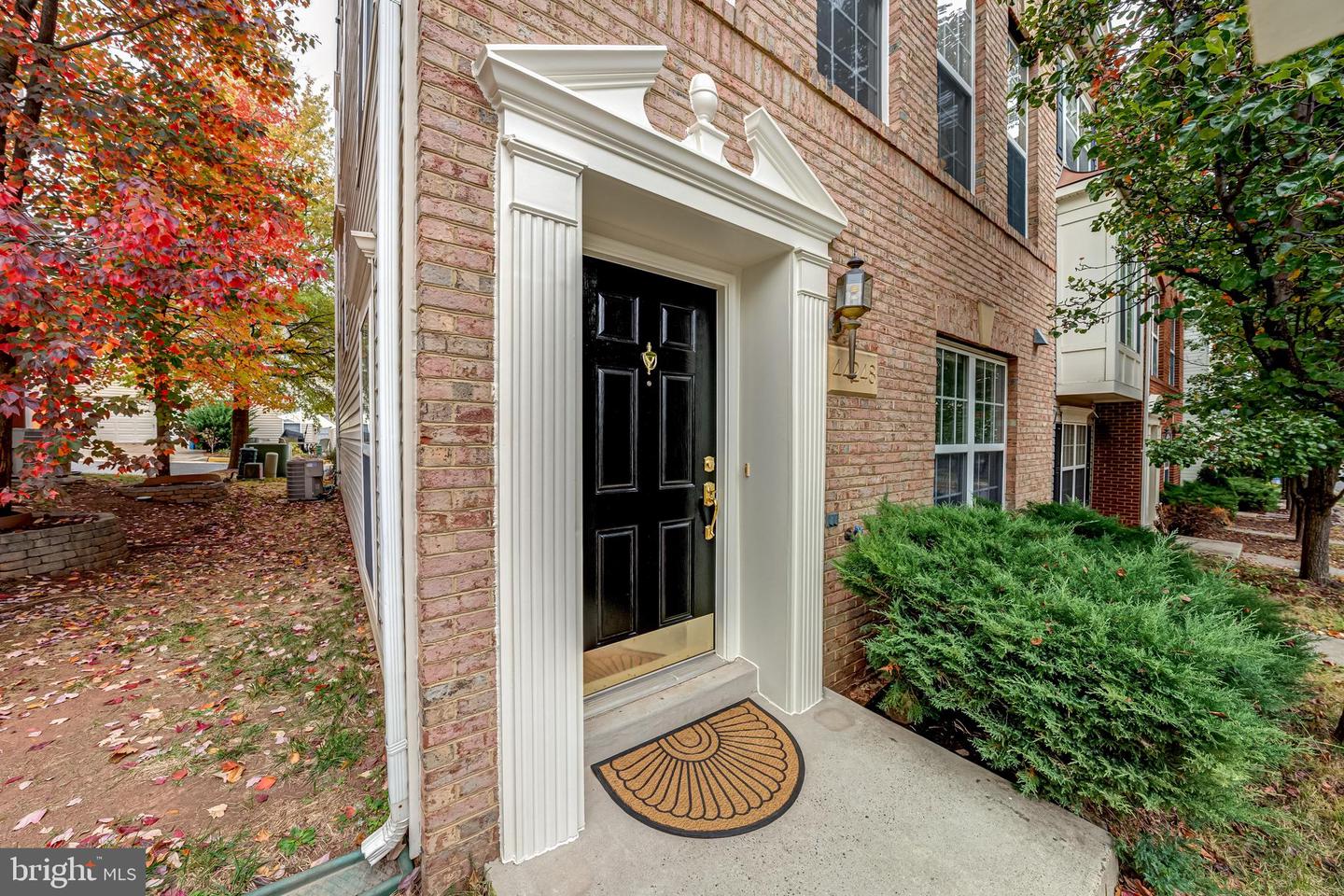 44248 SUSCON SQ, ASHBURN, Virginia 20147, 3 Bedrooms Bedrooms, ,2 BathroomsBathrooms,Residential,For sale,44248 SUSCON SQ,VALO2108802 MLS # VALO2108802