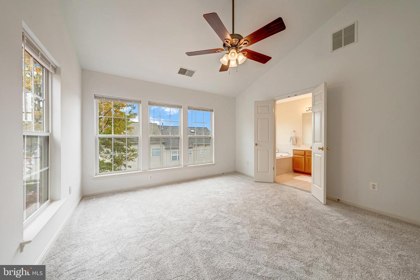 44248 SUSCON SQ, ASHBURN, Virginia 20147, 3 Bedrooms Bedrooms, ,2 BathroomsBathrooms,Residential,For sale,44248 SUSCON SQ,VALO2108802 MLS # VALO2108802