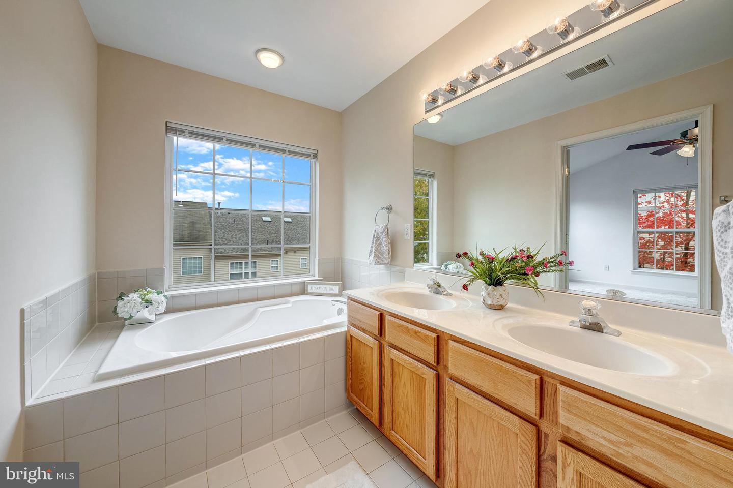 44248 SUSCON SQ, ASHBURN, Virginia 20147, 3 Bedrooms Bedrooms, ,2 BathroomsBathrooms,Residential,For sale,44248 SUSCON SQ,VALO2108802 MLS # VALO2108802