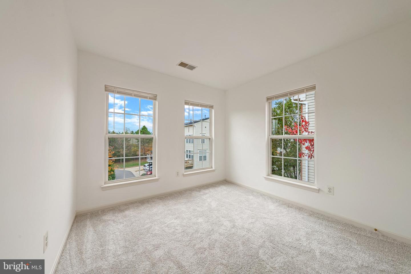 44248 SUSCON SQ, ASHBURN, Virginia 20147, 3 Bedrooms Bedrooms, ,2 BathroomsBathrooms,Residential,For sale,44248 SUSCON SQ,VALO2108802 MLS # VALO2108802