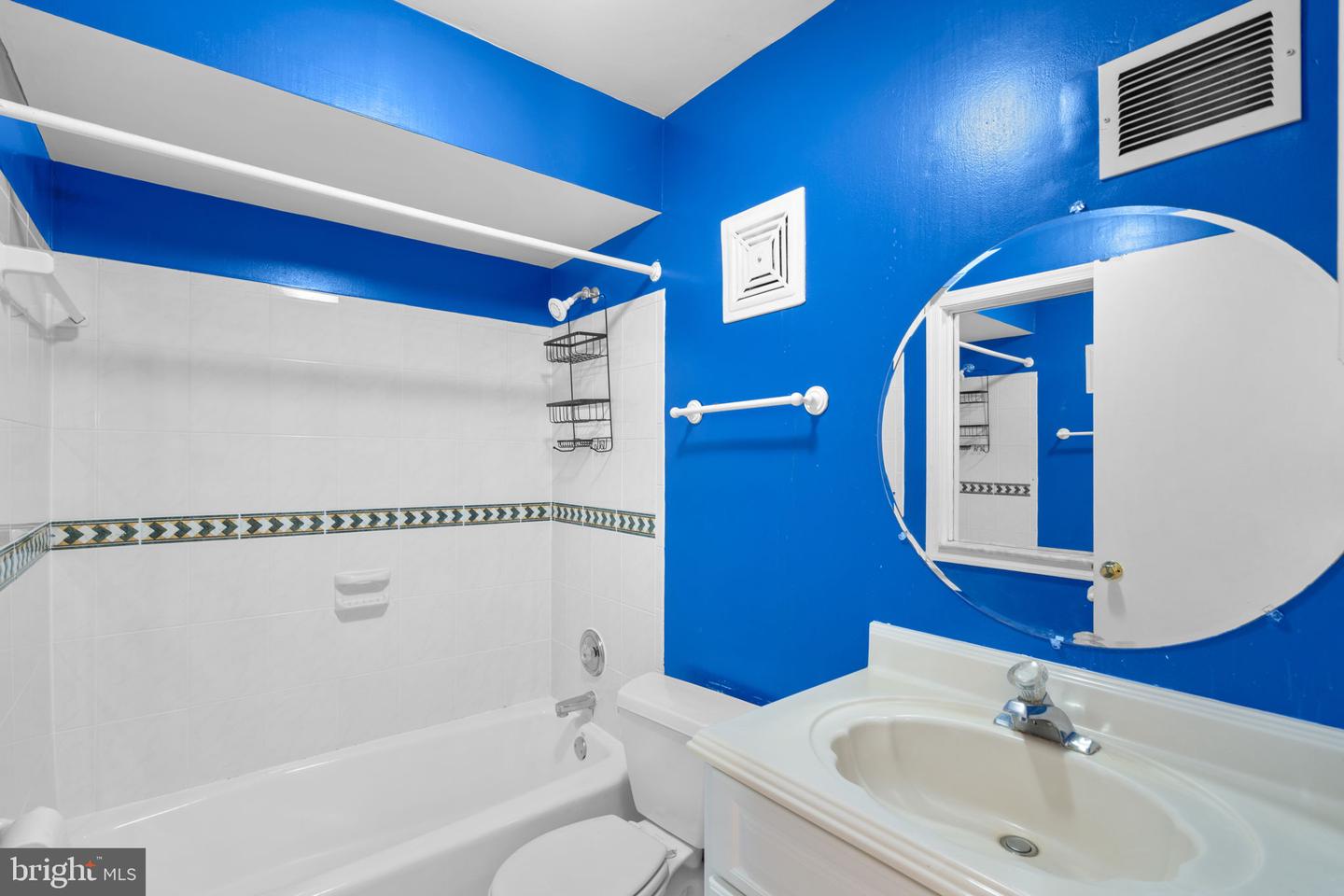 5927 BAYSHIRE RD #115, SPRINGFIELD, Virginia 22152, 3 Bedrooms Bedrooms, ,2 BathroomsBathrooms,Residential,For sale,5927 BAYSHIRE RD #115,VAFX2275204 MLS # VAFX2275204