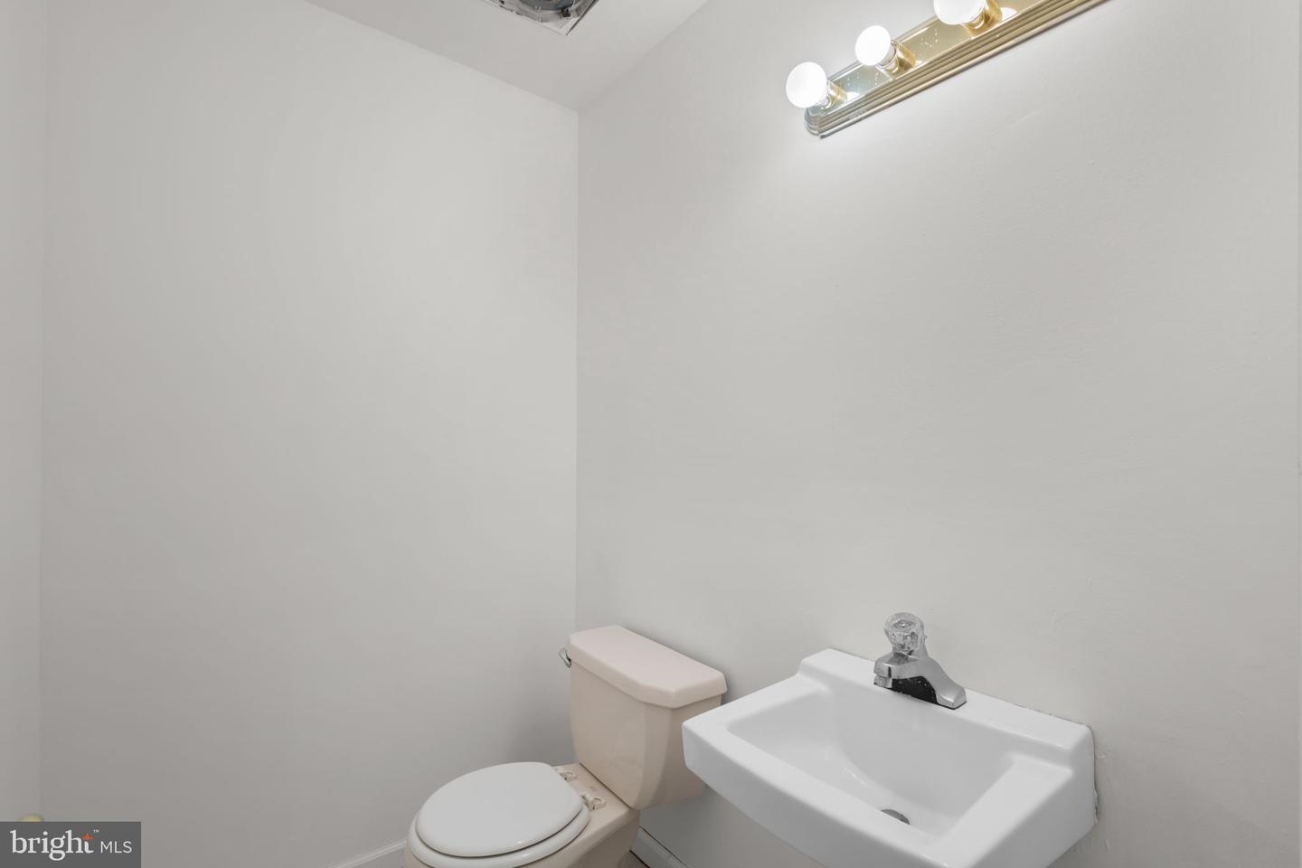 5927 BAYSHIRE RD #115, SPRINGFIELD, Virginia 22152, 3 Bedrooms Bedrooms, ,2 BathroomsBathrooms,Residential,For sale,5927 BAYSHIRE RD #115,VAFX2275204 MLS # VAFX2275204