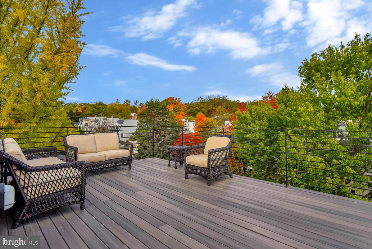 3636 S ST NW, WASHINGTON, District Of Columbia 20007, 6 Bedrooms Bedrooms, 11 Rooms Rooms,4 BathroomsBathrooms,Residential,For sale,3636 S ST NW,DCDC2228138 MLS # DCDC2228138