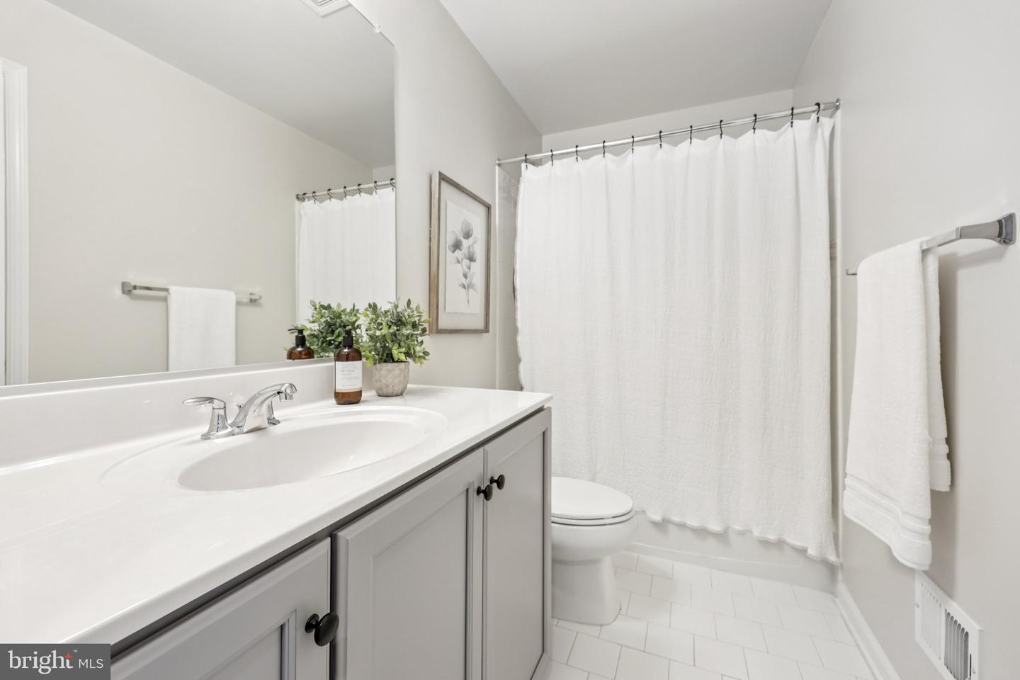 9174 WYCHE KNOLL LN, MANASSAS, Virginia 20110, 3 Bedrooms Bedrooms, ,2 BathroomsBathrooms,Residential,For sale,9174 WYCHE KNOLL LN,VAPW2106652 MLS # VAPW2106652