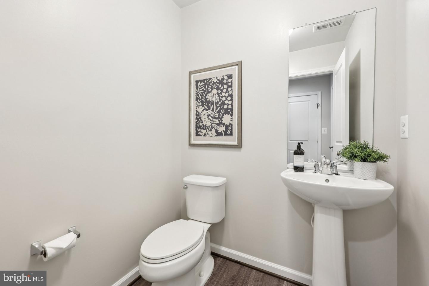 9174 WYCHE KNOLL LN, MANASSAS, Virginia 20110, 3 Bedrooms Bedrooms, ,2 BathroomsBathrooms,Residential,For sale,9174 WYCHE KNOLL LN,VAPW2106652 MLS # VAPW2106652