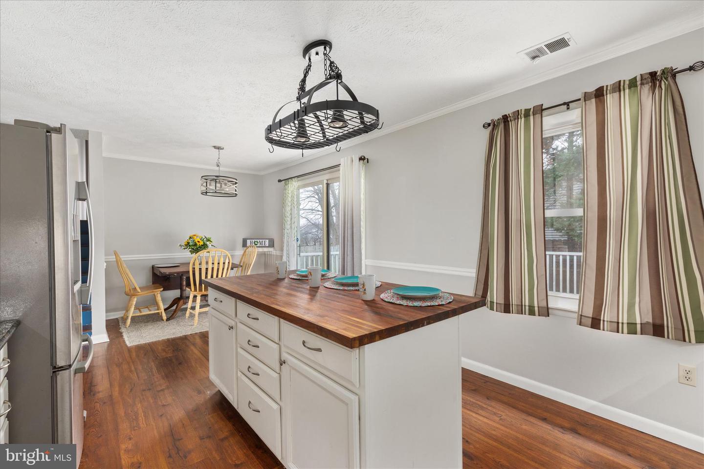 305 BLUEBIRD DRIVE, STEPHENS CITY, Virginia 22655, 3 Bedrooms Bedrooms, 9 Rooms Rooms,2 BathroomsBathrooms,Residential,For sale,305 BLUEBIRD DRIVE,VAFV2037658 MLS # VAFV2037658