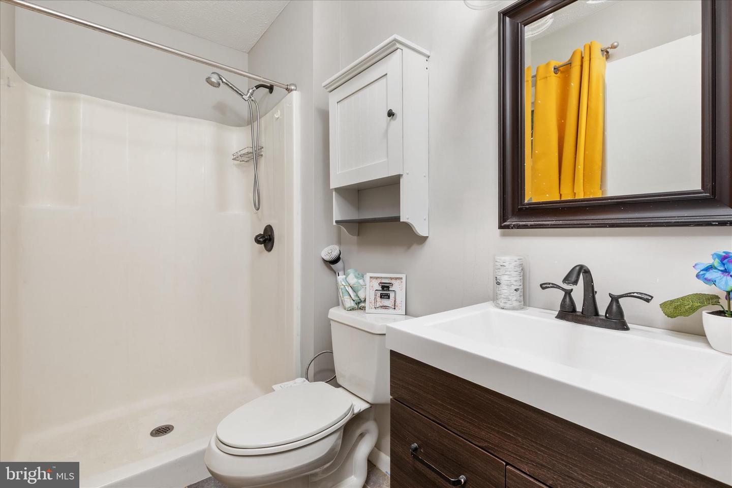 305 BLUEBIRD DRIVE, STEPHENS CITY, Virginia 22655, 3 Bedrooms Bedrooms, 9 Rooms Rooms,2 BathroomsBathrooms,Residential,For sale,305 BLUEBIRD DRIVE,VAFV2037658 MLS # VAFV2037658