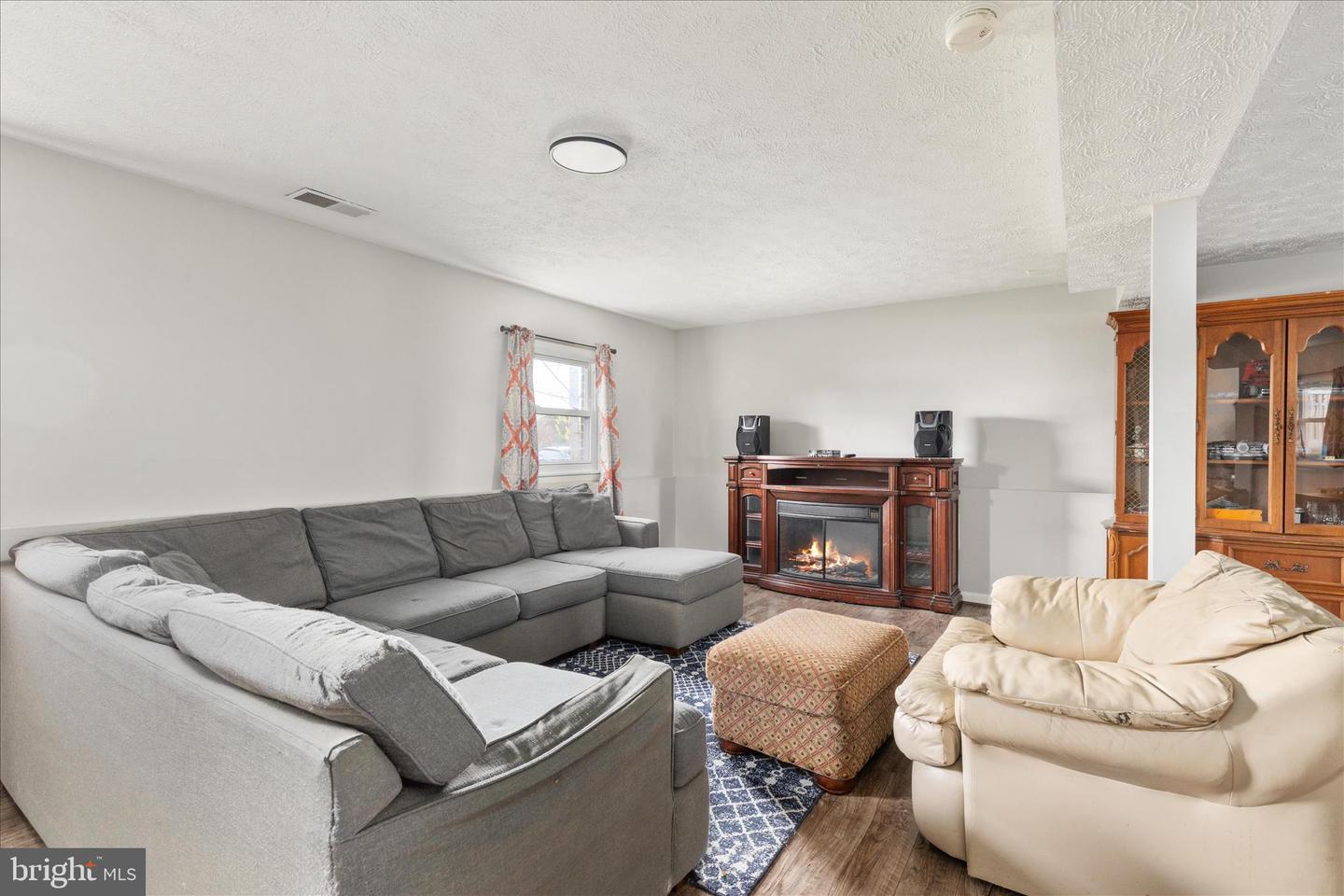 305 BLUEBIRD DRIVE, STEPHENS CITY, Virginia 22655, 3 Bedrooms Bedrooms, 9 Rooms Rooms,2 BathroomsBathrooms,Residential,For sale,305 BLUEBIRD DRIVE,VAFV2037658 MLS # VAFV2037658