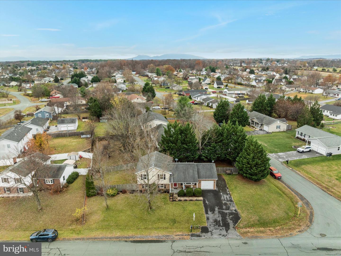 305 BLUEBIRD DRIVE, STEPHENS CITY, Virginia 22655, 3 Bedrooms Bedrooms, 9 Rooms Rooms,2 BathroomsBathrooms,Residential,For sale,305 BLUEBIRD DRIVE,VAFV2037658 MLS # VAFV2037658