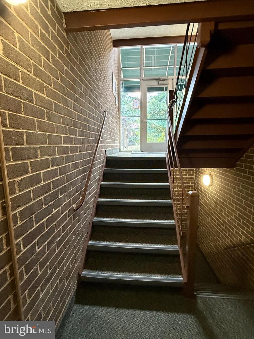 1604 RENATE DR #104, WOODBRIDGE, Virginia 22192, 1 Bedroom Bedrooms, ,1 BathroomBathrooms,Residential,For sale,1604 RENATE DR #104,VAPW2106702 MLS # VAPW2106702