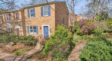 641 N ABINGDON ST, ARLINGTON, Virginia 22203, 3 Bedrooms Bedrooms, ,2 BathroomsBathrooms,Residential,For sale,641 N ABINGDON ST,VAAR2065362 MLS # VAAR2065362