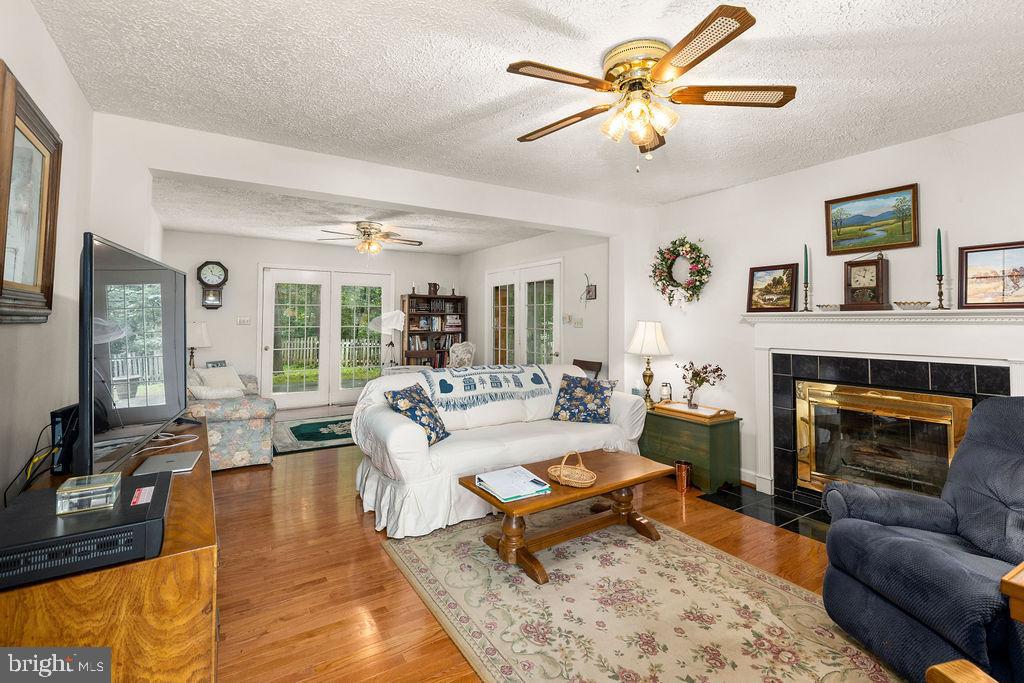 1115 CHAPEL RD, MIDDLETOWN, Virginia 22645, 3 Bedrooms Bedrooms, ,2 BathroomsBathrooms,Farm,For sale,1115 CHAPEL RD,VAFV2038158 MLS # VAFV2038158