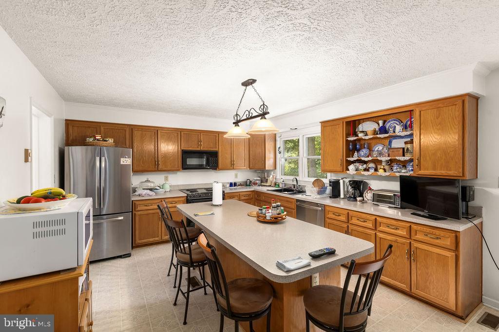 1115 CHAPEL RD, MIDDLETOWN, Virginia 22645, 3 Bedrooms Bedrooms, ,2 BathroomsBathrooms,Farm,For sale,1115 CHAPEL RD,VAFV2038158 MLS # VAFV2038158