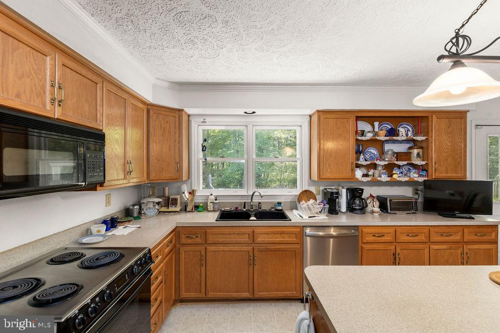 1115 CHAPEL RD, MIDDLETOWN, Virginia 22645, 3 Bedrooms Bedrooms, ,2 BathroomsBathrooms,Farm,For sale,1115 CHAPEL RD,VAFV2038158 MLS # VAFV2038158