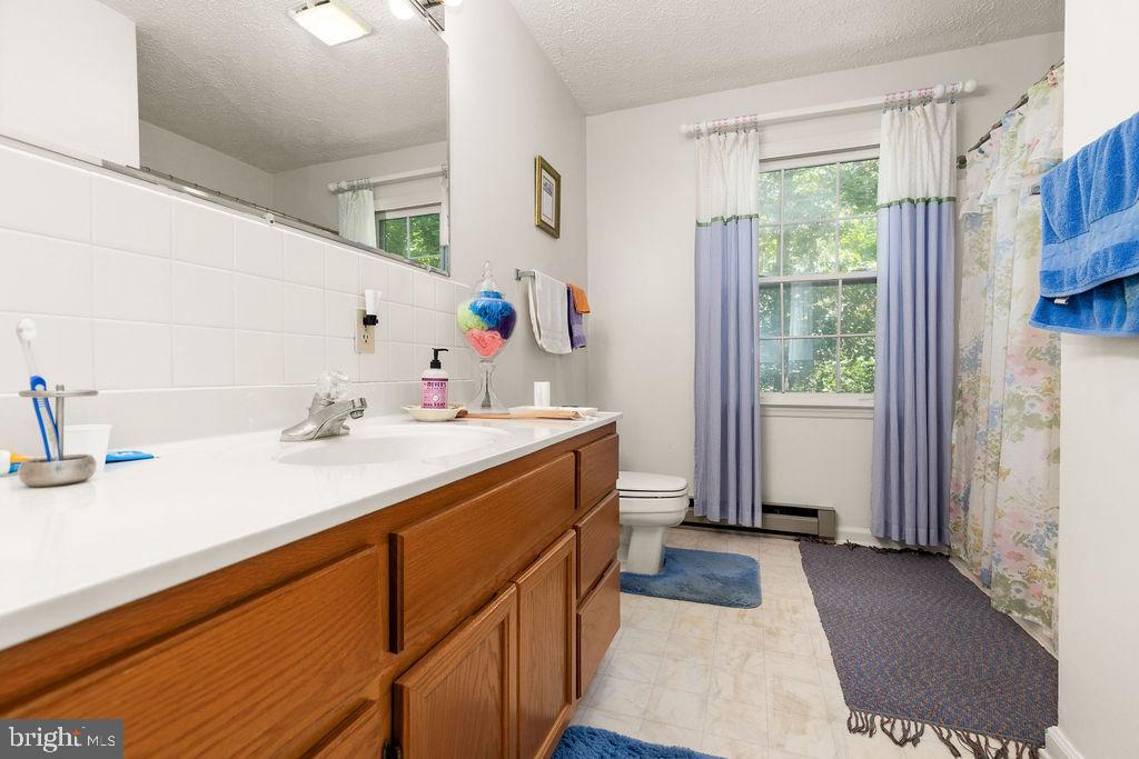 1115 CHAPEL RD, MIDDLETOWN, Virginia 22645, 3 Bedrooms Bedrooms, ,2 BathroomsBathrooms,Farm,For sale,1115 CHAPEL RD,VAFV2038158 MLS # VAFV2038158