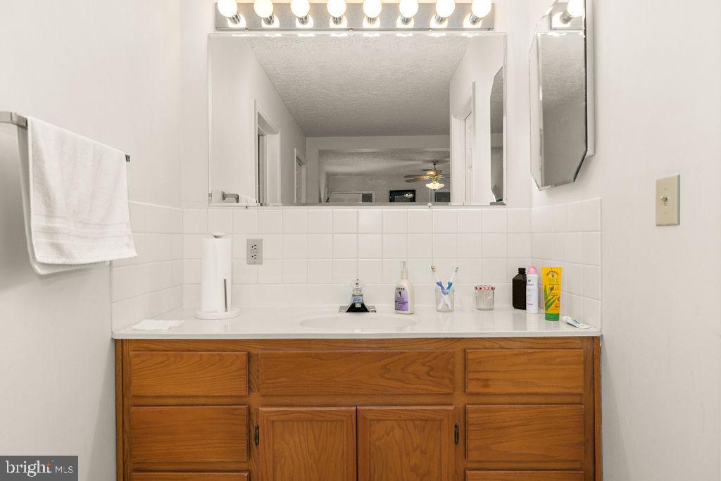 1115 CHAPEL RD, MIDDLETOWN, Virginia 22645, 3 Bedrooms Bedrooms, ,2 BathroomsBathrooms,Farm,For sale,1115 CHAPEL RD,VAFV2038158 MLS # VAFV2038158