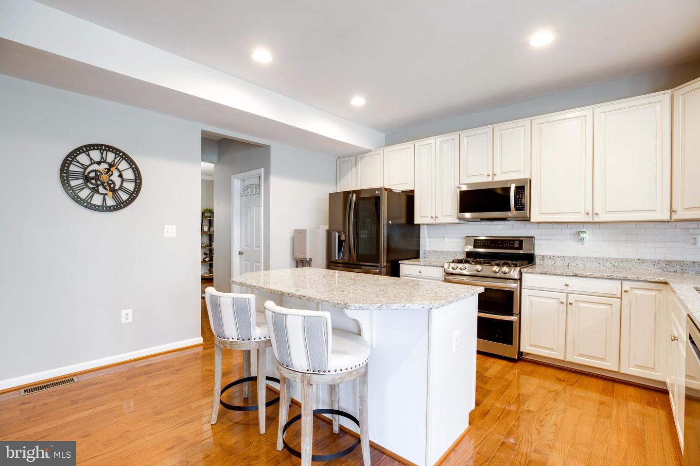 43023 SPYDER PL, CHANTILLY, Virginia 20152, 4 Bedrooms Bedrooms, ,4 BathroomsBathrooms,Residential,For sale,43023 SPYDER PL,VALO2111220 MLS # VALO2111220