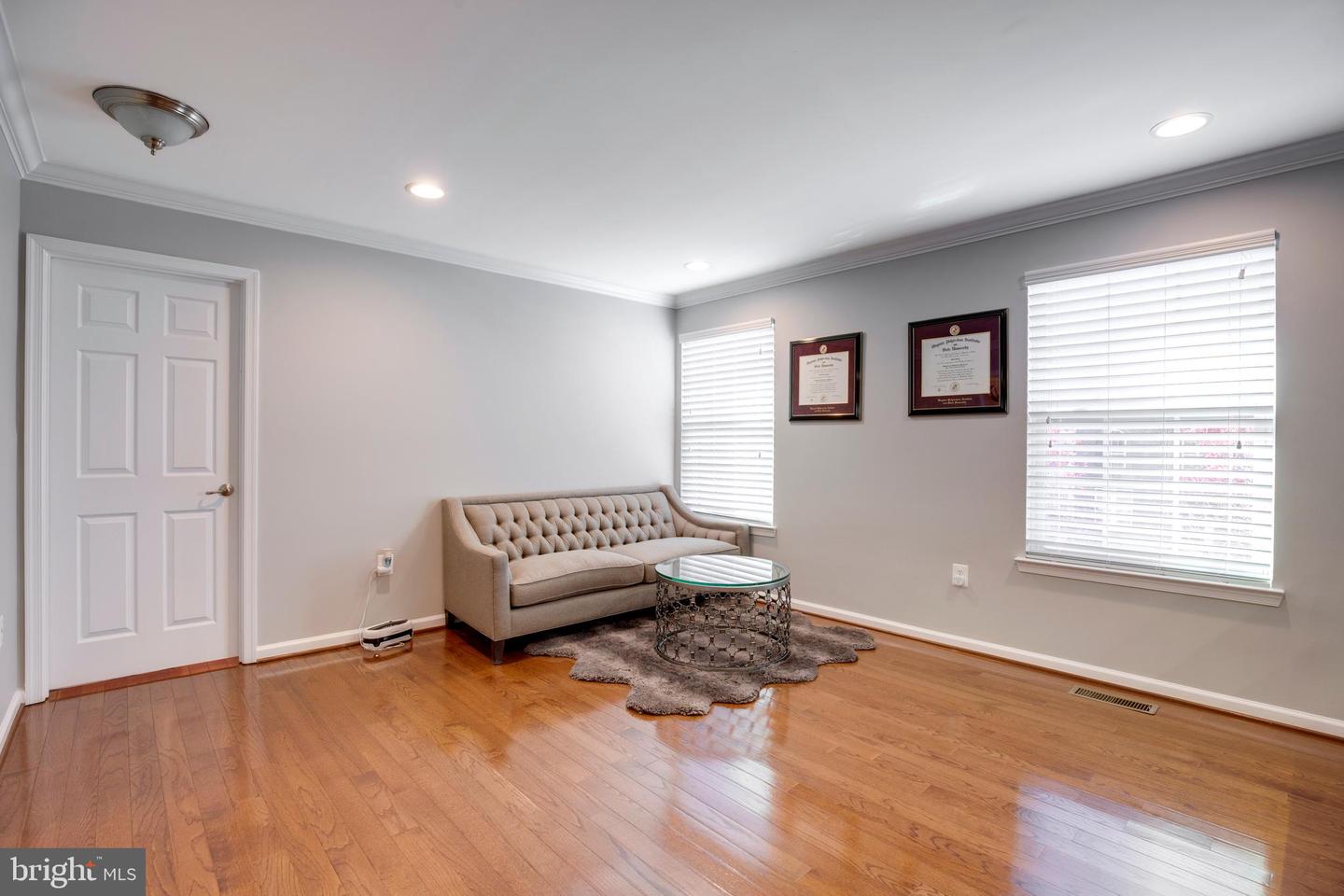 43023 SPYDER PL, CHANTILLY, Virginia 20152, 4 Bedrooms Bedrooms, ,4 BathroomsBathrooms,Residential,For sale,43023 SPYDER PL,VALO2111220 MLS # VALO2111220