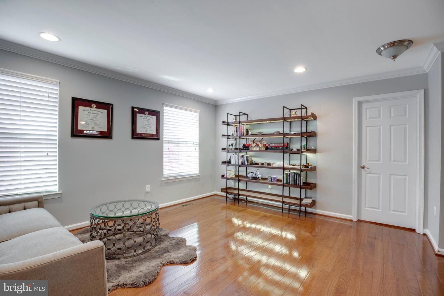 43023 SPYDER PL, CHANTILLY, Virginia 20152, 4 Bedrooms Bedrooms, ,4 BathroomsBathrooms,Residential,For sale,43023 SPYDER PL,VALO2111220 MLS # VALO2111220