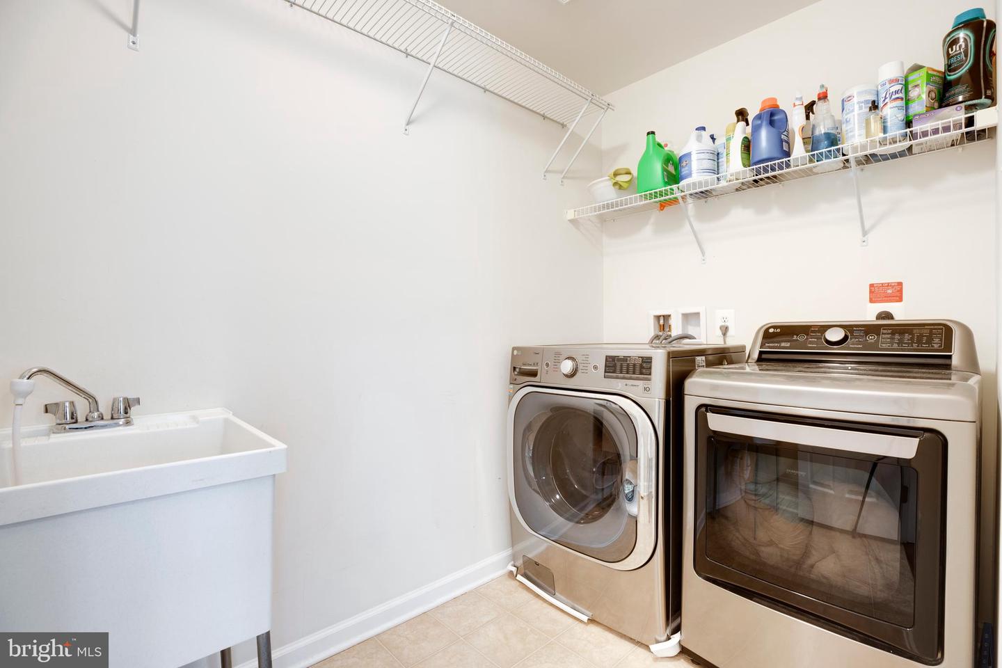 43023 SPYDER PL, CHANTILLY, Virginia 20152, 4 Bedrooms Bedrooms, ,4 BathroomsBathrooms,Residential,For sale,43023 SPYDER PL,VALO2111220 MLS # VALO2111220