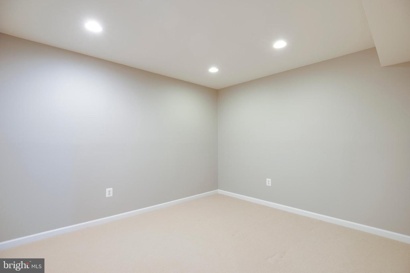 43023 SPYDER PL, CHANTILLY, Virginia 20152, 4 Bedrooms Bedrooms, ,4 BathroomsBathrooms,Residential,For sale,43023 SPYDER PL,VALO2111220 MLS # VALO2111220