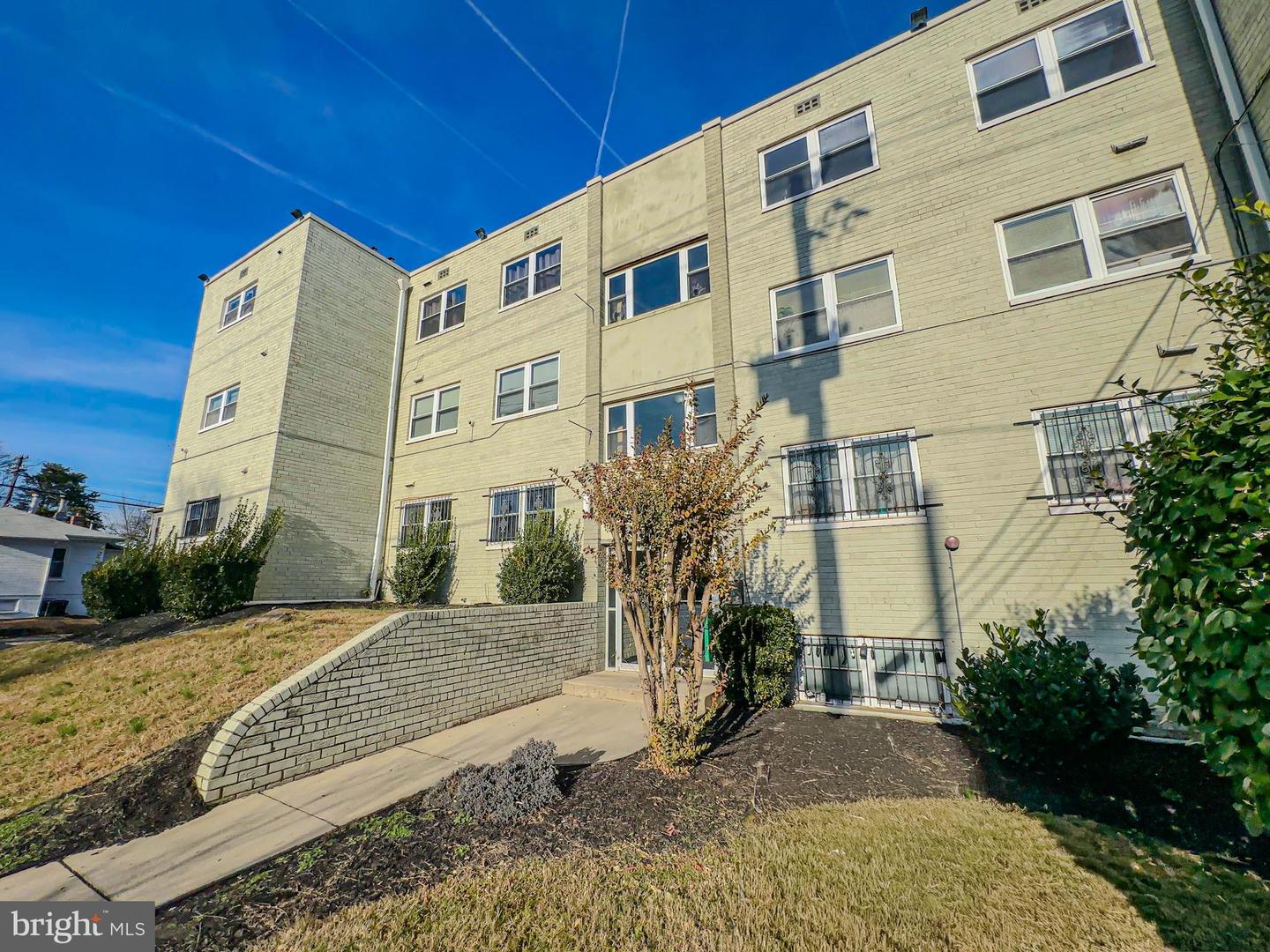 4810 QUARLES ST NE #201, WASHINGTON, District Of Columbia 20019, 2 Bedrooms Bedrooms, ,1 BathroomBathrooms,Residential,For sale,4810 QUARLES ST NE #201,DCDC2232364 MLS # DCDC2232364