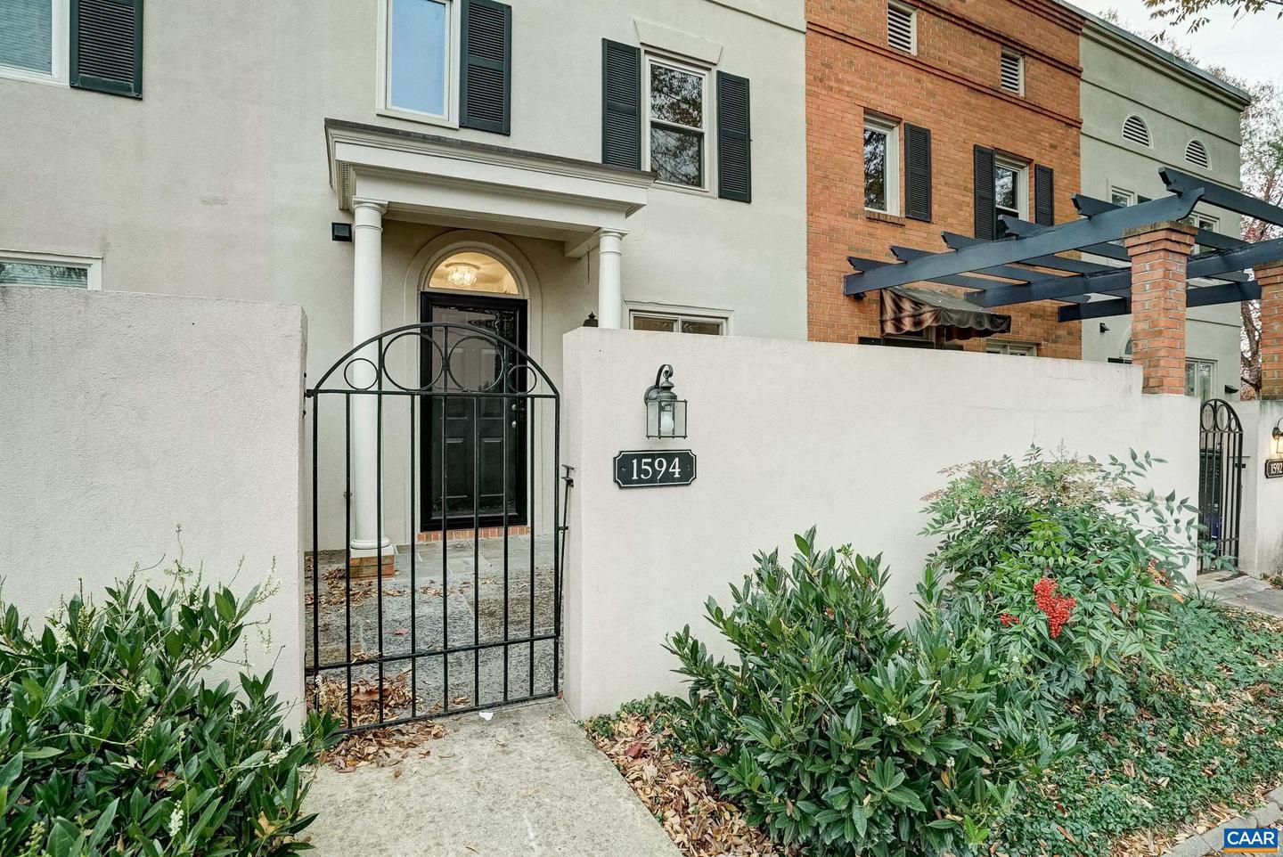 1594 GARDEN CT, CHARLOTTESVILLE, Virginia 22901, 2 Bedrooms Bedrooms, ,2 BathroomsBathrooms,Residential,For sale,1594 GARDEN CT,671250 MLS # 671250 1594 GARDEN CT, CHARLOTTESVILLE, Virginia 22901, 2 Bedrooms Bedrooms, ,2 BathroomsBathrooms,Residential,For sale,1594 GARDEN CT,671250 MLS # 671250