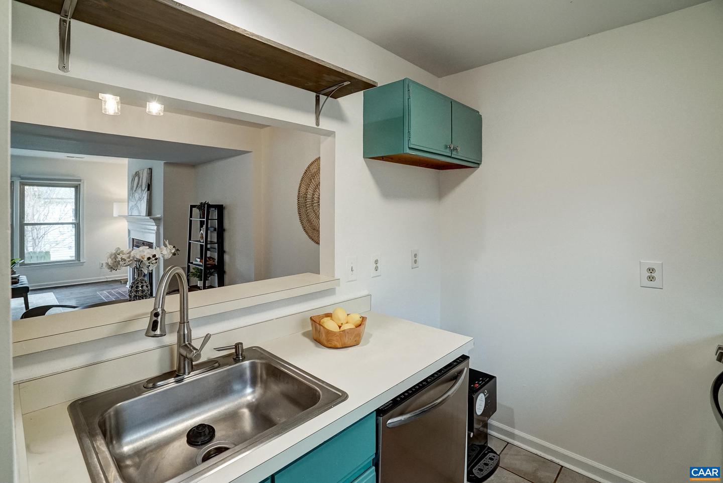 1594 GARDEN CT, CHARLOTTESVILLE, Virginia 22901, 2 Bedrooms Bedrooms, ,2 BathroomsBathrooms,Residential,For sale,1594 GARDEN CT,671250 MLS # 671250 1594 GARDEN CT, CHARLOTTESVILLE, Virginia 22901, 2 Bedrooms Bedrooms, ,2 BathroomsBathrooms,Residential,For sale,1594 GARDEN CT,671250 MLS # 671250