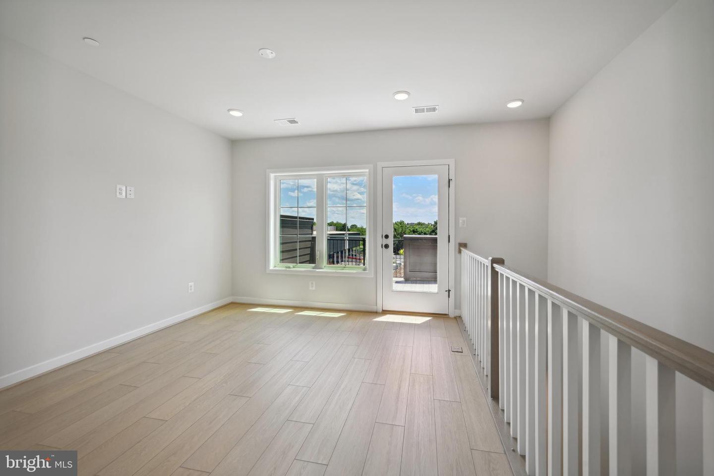 326 SWANN AVE, ALEXANDRIA, Virginia 22301, 3 Bedrooms Bedrooms, ,3 BathroomsBathrooms,Residential,For sale,326 SWANN AVE,VAAX2051916 MLS # VAAX2051916