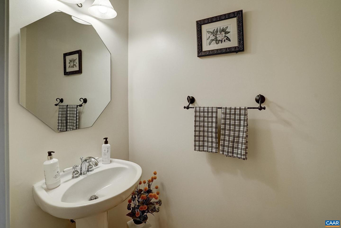 1461 GLENSIDE GREEN, CHARLOTTESVILLE, Virginia 22901, 4 Bedrooms Bedrooms, ,3 BathroomsBathrooms,Residential,For sale,1461 GLENSIDE GREEN,671251 MLS # 671251 1461 GLENSIDE GREEN, CHARLOTTESVILLE, Virginia 22901, 4 Bedrooms Bedrooms, ,3 BathroomsBathrooms,Residential,For sale,1461 GLENSIDE GREEN,671251 MLS # 671251