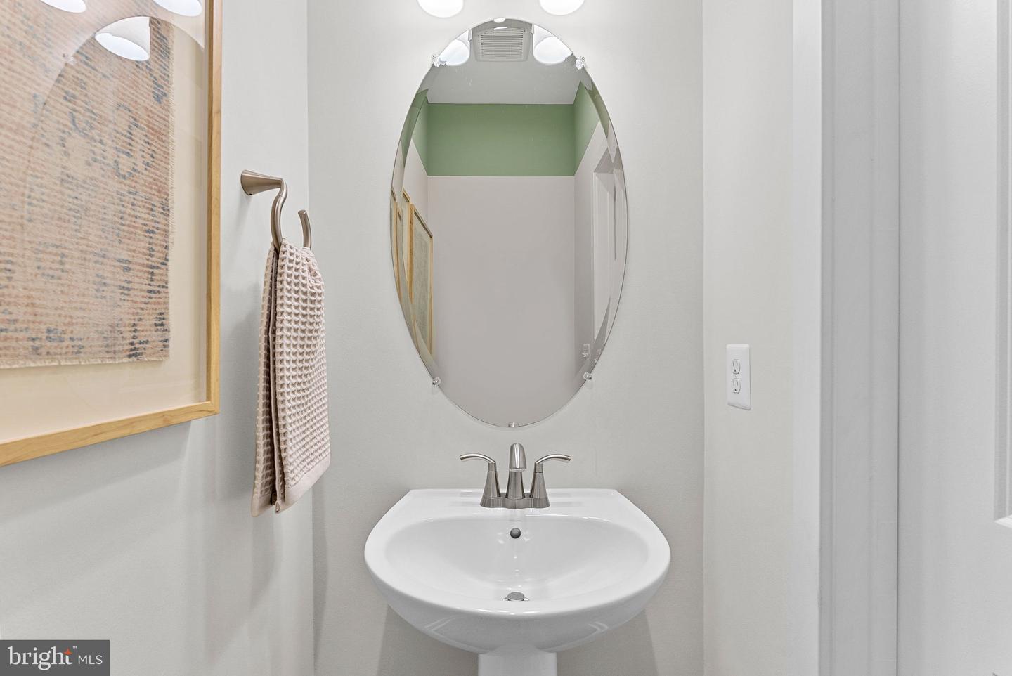 6 SEPIA SQ #MO, ASHBURN, Virginia 20147, 3 Bedrooms Bedrooms, ,2 BathroomsBathrooms,Residential,For sale,6 SEPIA SQ #MO,VALO2111370 MLS # VALO2111370