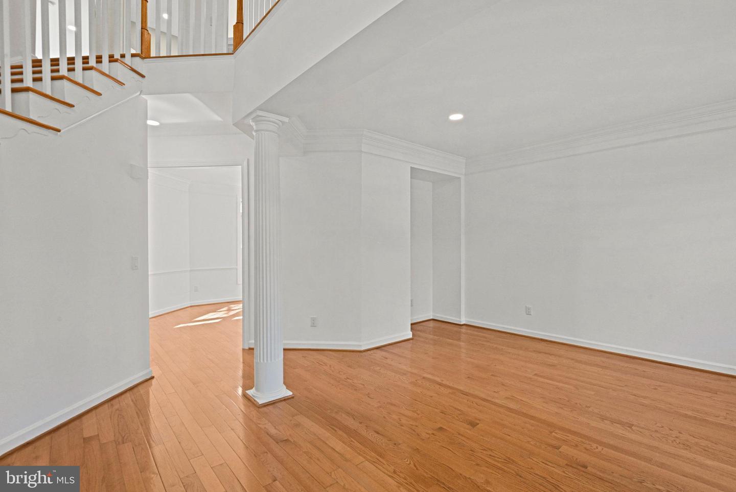 9927 MILES STONE CT, VIENNA, Virginia 22181, 5 Bedrooms Bedrooms, ,3 BathroomsBathrooms,Residential,For sale,9927 MILES STONE CT,VAFX2279770 MLS # VAFX2279770