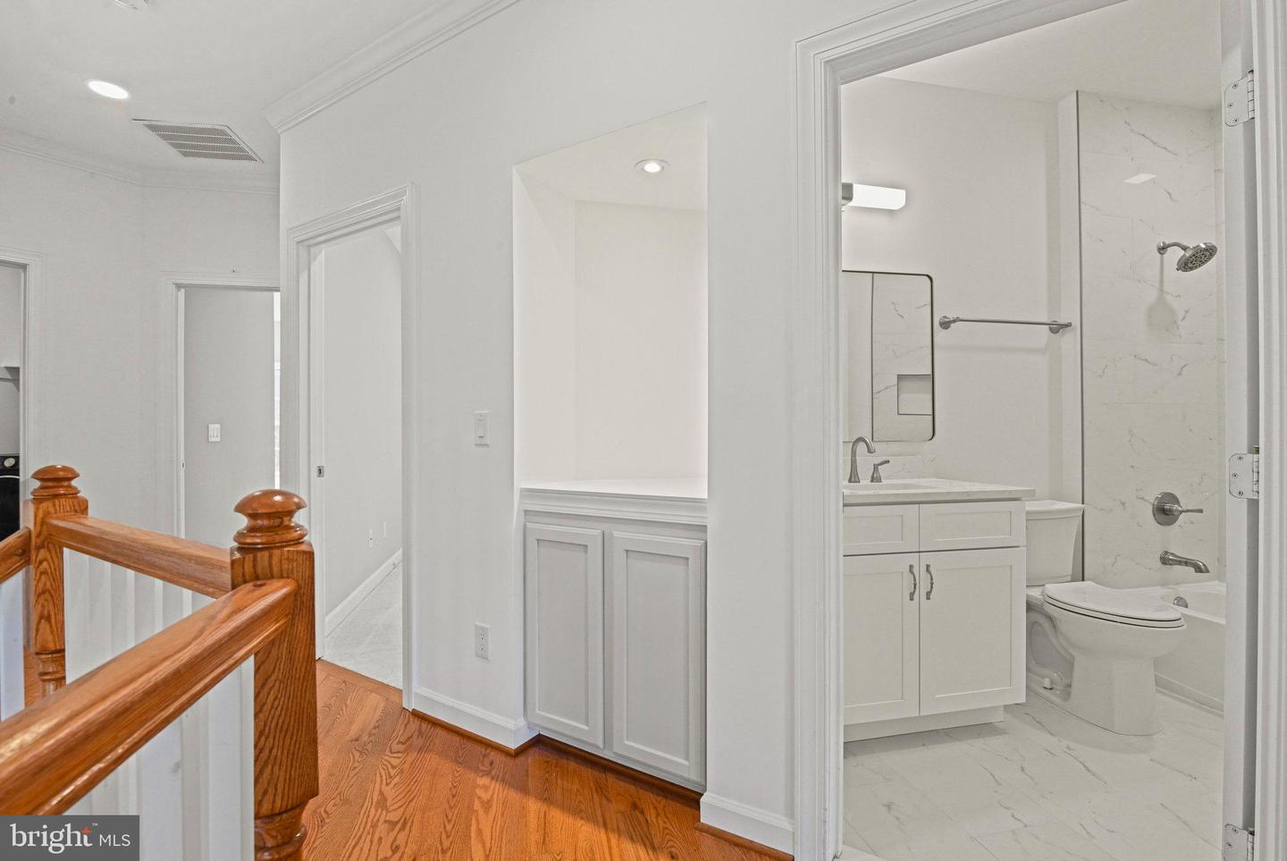 9927 MILES STONE CT, VIENNA, Virginia 22181, 5 Bedrooms Bedrooms, ,3 BathroomsBathrooms,Residential,For sale,9927 MILES STONE CT,VAFX2279770 MLS # VAFX2279770