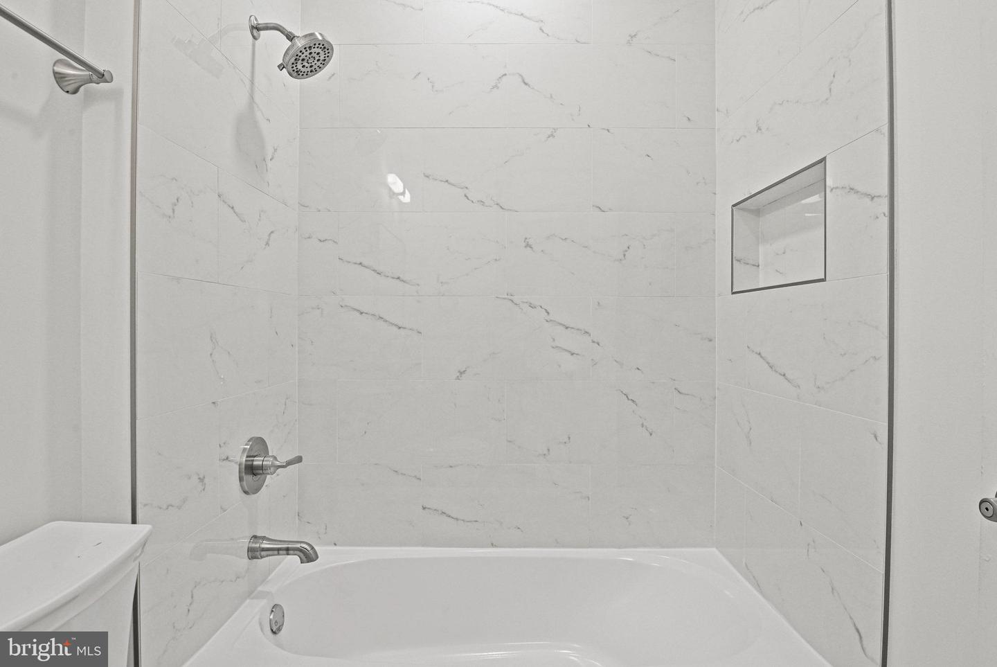 9927 MILES STONE CT, VIENNA, Virginia 22181, 5 Bedrooms Bedrooms, ,3 BathroomsBathrooms,Residential,For sale,9927 MILES STONE CT,VAFX2279770 MLS # VAFX2279770