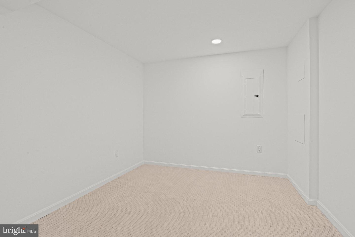 9927 MILES STONE CT, VIENNA, Virginia 22181, 5 Bedrooms Bedrooms, ,3 BathroomsBathrooms,Residential,For sale,9927 MILES STONE CT,VAFX2279770 MLS # VAFX2279770