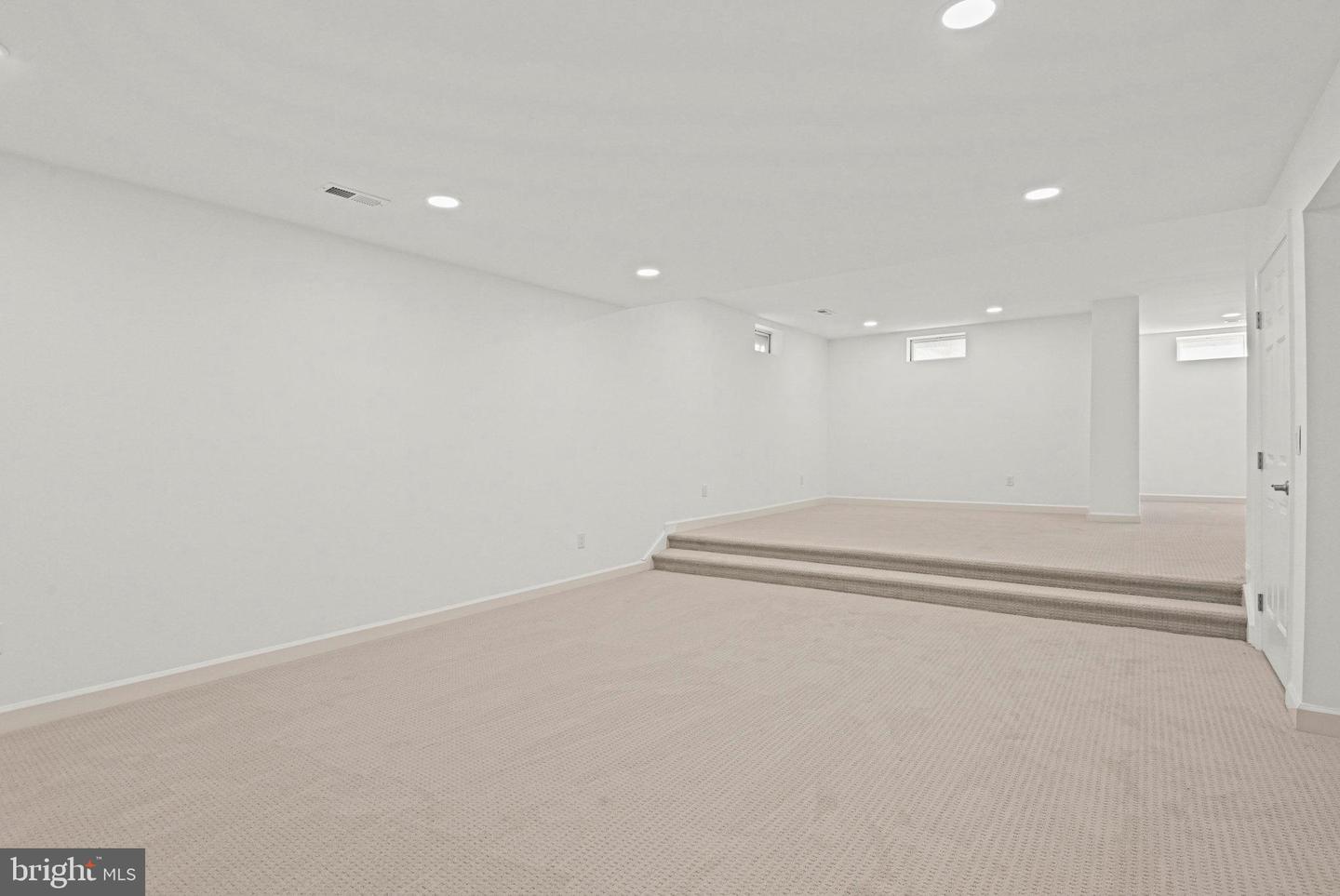 9927 MILES STONE CT, VIENNA, Virginia 22181, 5 Bedrooms Bedrooms, ,3 BathroomsBathrooms,Residential,For sale,9927 MILES STONE CT,VAFX2279770 MLS # VAFX2279770