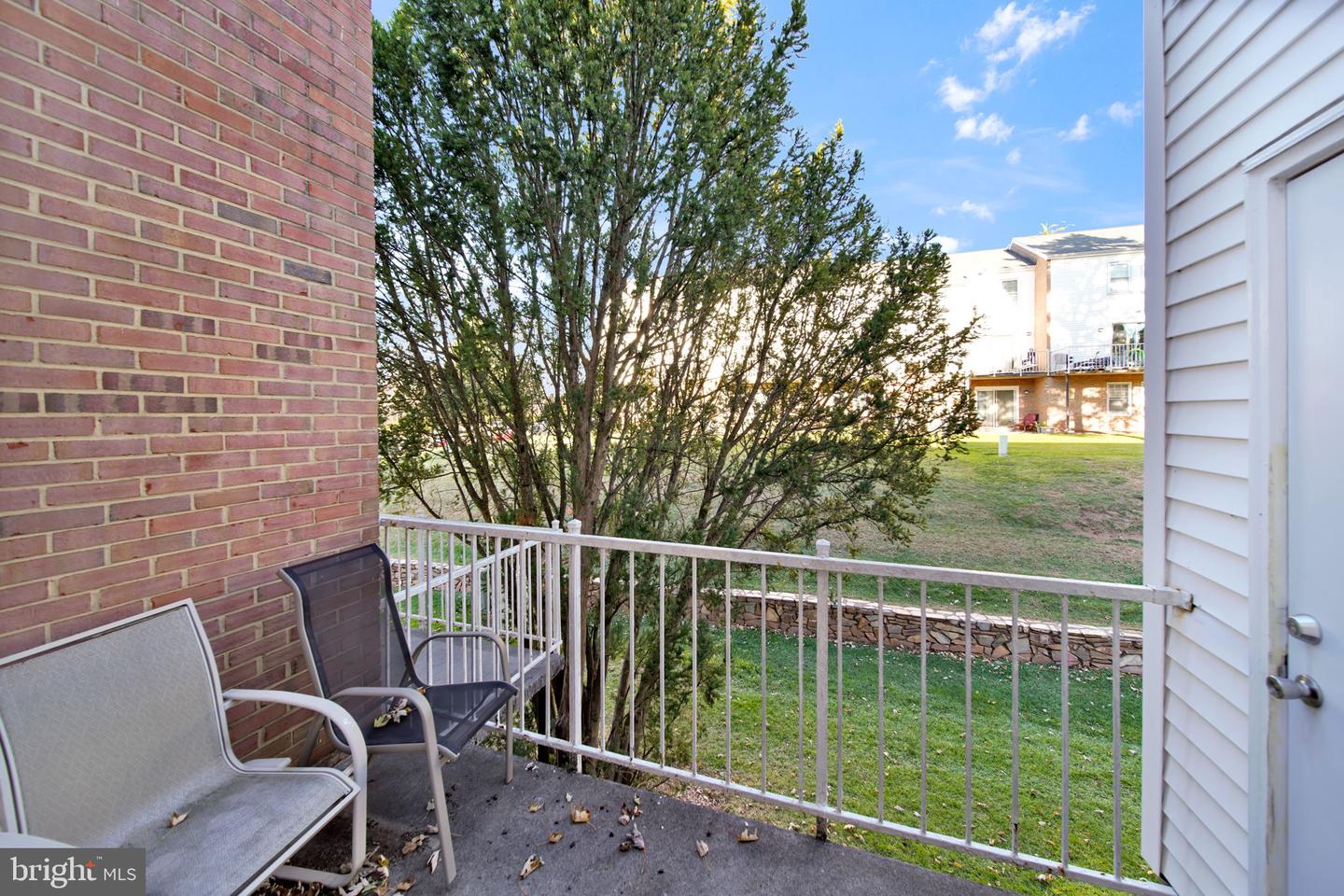 14494 COOL OAK LN, CENTREVILLE, Virginia 20121, 2 Bedrooms Bedrooms, ,1 BathroomBathrooms,Residential,For sale,14494 COOL OAK LN,VAFX2279772 MLS # VAFX2279772