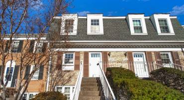 14494 COOL OAK LN, CENTREVILLE, Virginia 20121, 2 Bedrooms Bedrooms, ,1 BathroomBathrooms,Residential,For sale,14494 COOL OAK LN,VAFX2279772 MLS # VAFX2279772