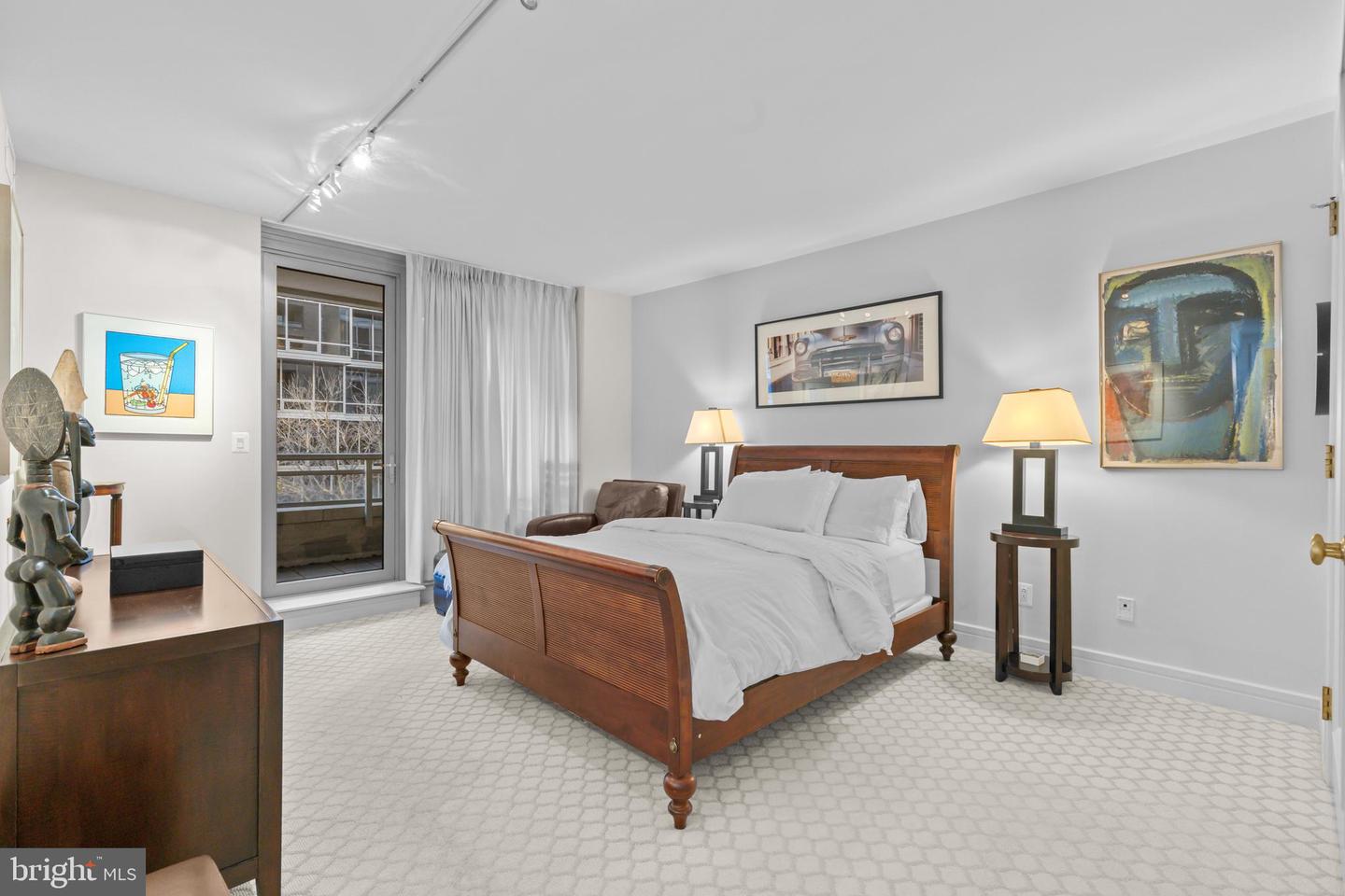 1111 23RD ST NW #4G, WASHINGTON, District Of Columbia 20037, 2 Bedrooms Bedrooms, ,2 BathroomsBathrooms,Residential,For sale,1111 23RD ST NW #4G,DCDC2232414 MLS # DCDC2232414