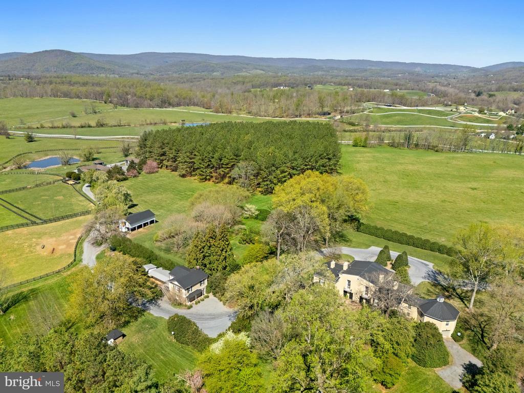 3252 WINCHESTER RD, DELAPLANE, Virginia, 4 Bedrooms Bedrooms, ,5 BathroomsBathrooms,Residential,3252 WINCHESTER RD,VAFQ2019664 MLS # VAFQ2019664