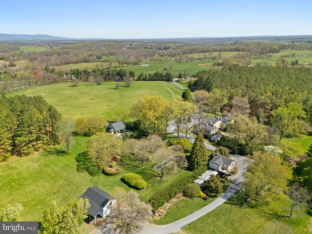 3252 WINCHESTER RD, DELAPLANE, Virginia, 4 Bedrooms Bedrooms, ,5 BathroomsBathrooms,Residential,3252 WINCHESTER RD,VAFQ2019664 MLS # VAFQ2019664