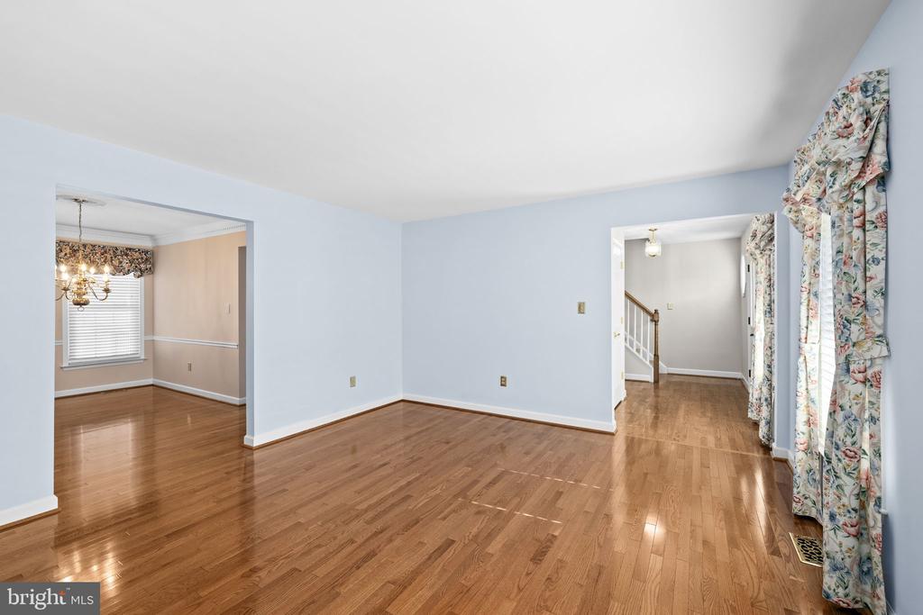 7909 WESTBURY MANOR DR, FREDERICKSBURG, Virginia 22407, 4 Bedrooms Bedrooms, ,3 BathroomsBathrooms,Residential,7909 WESTBURY MANOR DR,VASP2037658 MLS # VASP2037658