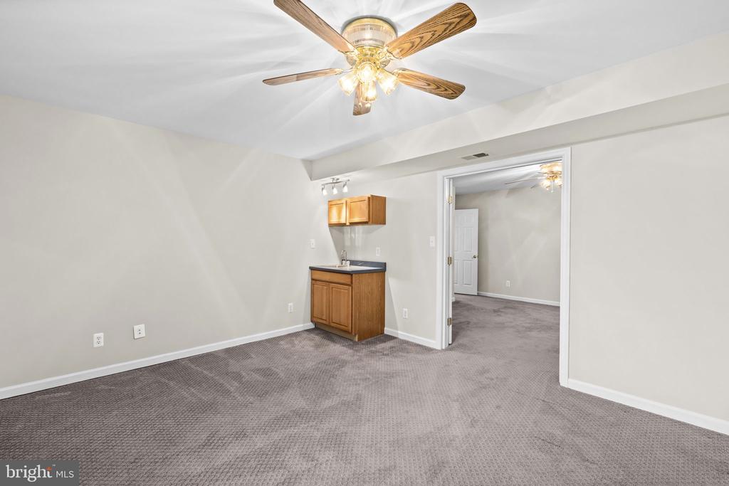 7909 WESTBURY MANOR DR, FREDERICKSBURG, Virginia 22407, 4 Bedrooms Bedrooms, ,3 BathroomsBathrooms,Residential,7909 WESTBURY MANOR DR,VASP2037658 MLS # VASP2037658