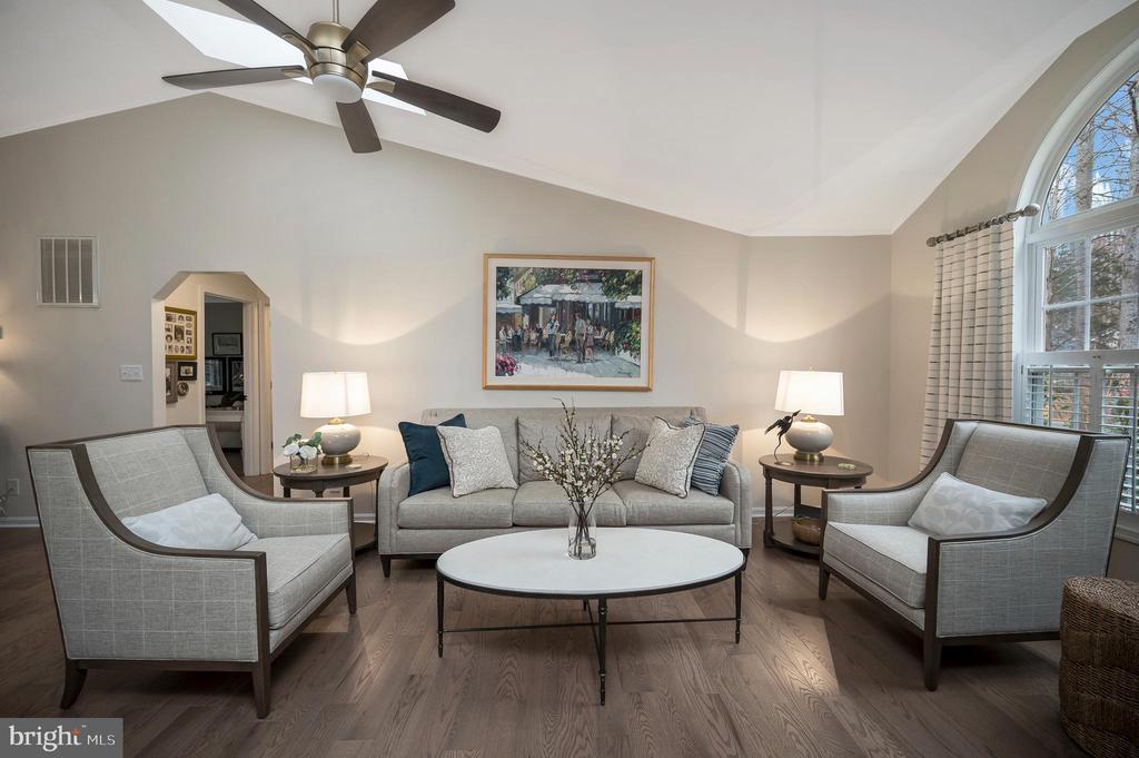 323 STRATFORD CIR, LOCUST GROVE, Virginia 22508, 3 Bedrooms Bedrooms, ,2 BathroomsBathrooms,Residential,LAKE OF THE WOODS,323 STRATFORD CIR,VAOR2012812 MLS # VAOR2012812