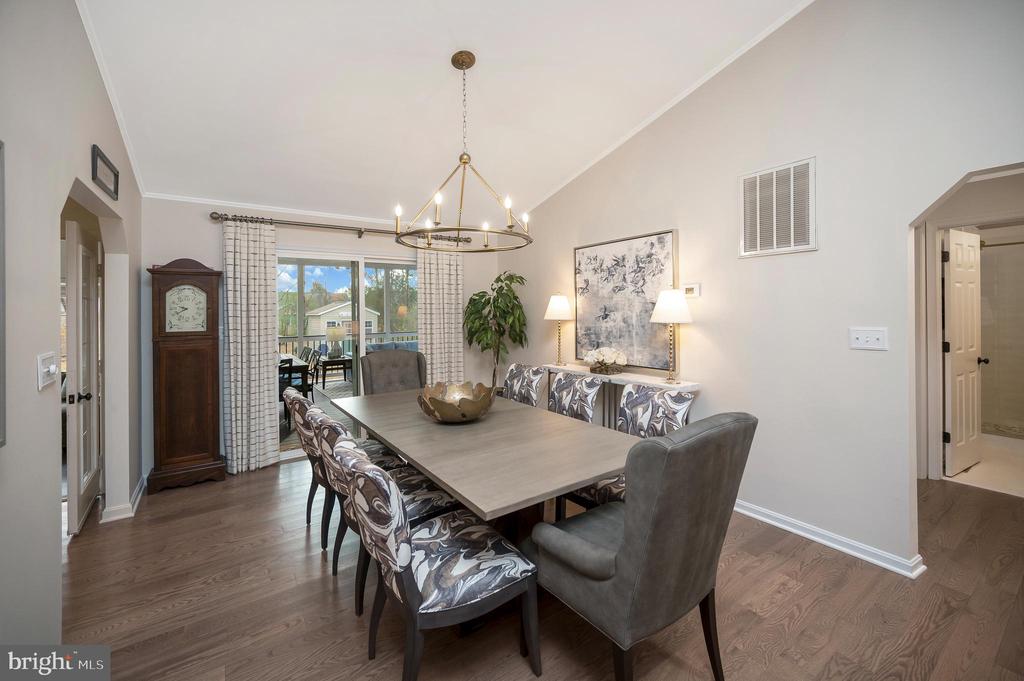 323 STRATFORD CIR, LOCUST GROVE, Virginia 22508, 3 Bedrooms Bedrooms, ,2 BathroomsBathrooms,Residential,LAKE OF THE WOODS,323 STRATFORD CIR,VAOR2012812 MLS # VAOR2012812