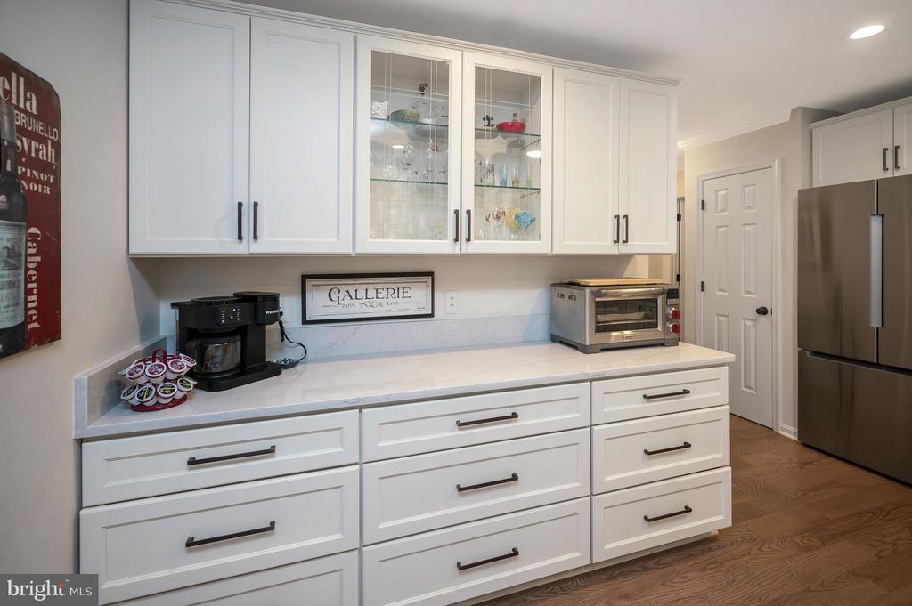 323 STRATFORD CIR, LOCUST GROVE, Virginia 22508, 3 Bedrooms Bedrooms, ,2 BathroomsBathrooms,Residential,LAKE OF THE WOODS,323 STRATFORD CIR,VAOR2012812 MLS # VAOR2012812