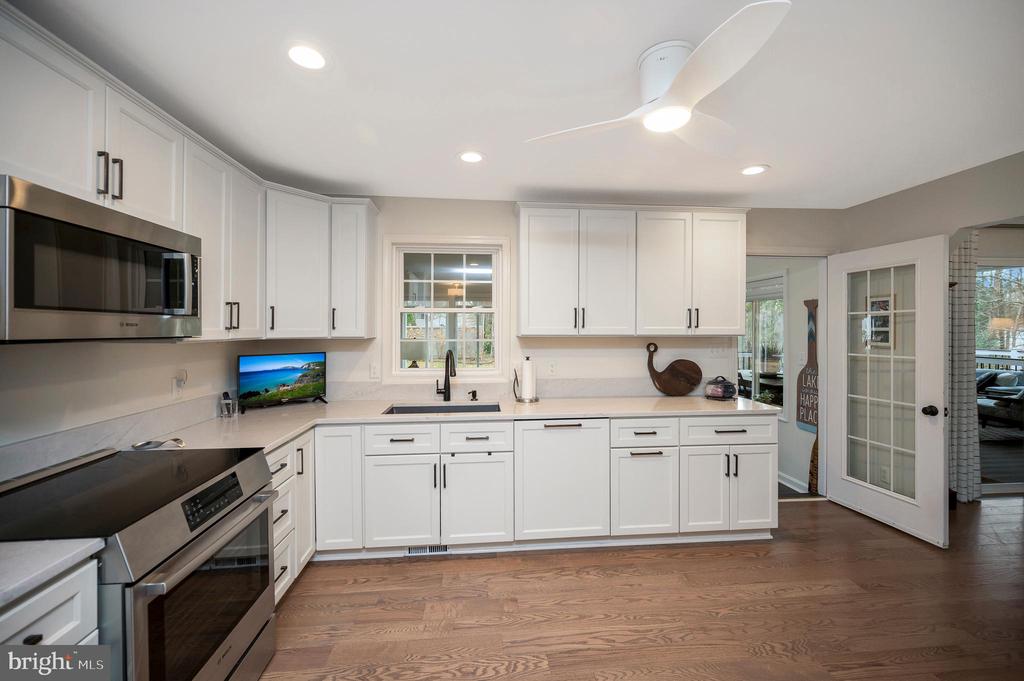 323 STRATFORD CIR, LOCUST GROVE, Virginia 22508, 3 Bedrooms Bedrooms, ,2 BathroomsBathrooms,Residential,LAKE OF THE WOODS,323 STRATFORD CIR,VAOR2012812 MLS # VAOR2012812