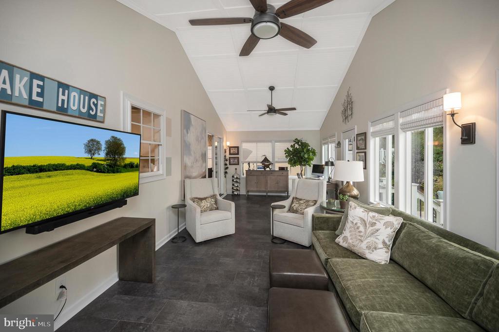 323 STRATFORD CIR, LOCUST GROVE, Virginia 22508, 3 Bedrooms Bedrooms, ,2 BathroomsBathrooms,Residential,LAKE OF THE WOODS,323 STRATFORD CIR,VAOR2012812 MLS # VAOR2012812