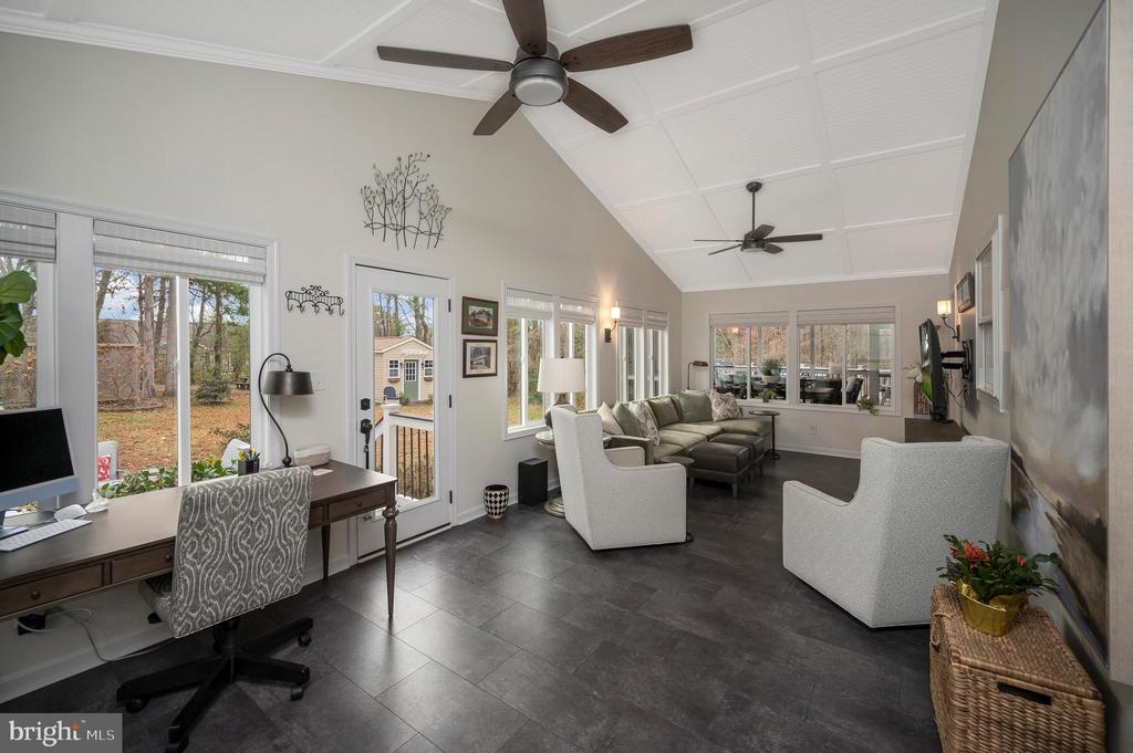 323 STRATFORD CIR, LOCUST GROVE, Virginia 22508, 3 Bedrooms Bedrooms, ,2 BathroomsBathrooms,Residential,LAKE OF THE WOODS,323 STRATFORD CIR,VAOR2012812 MLS # VAOR2012812